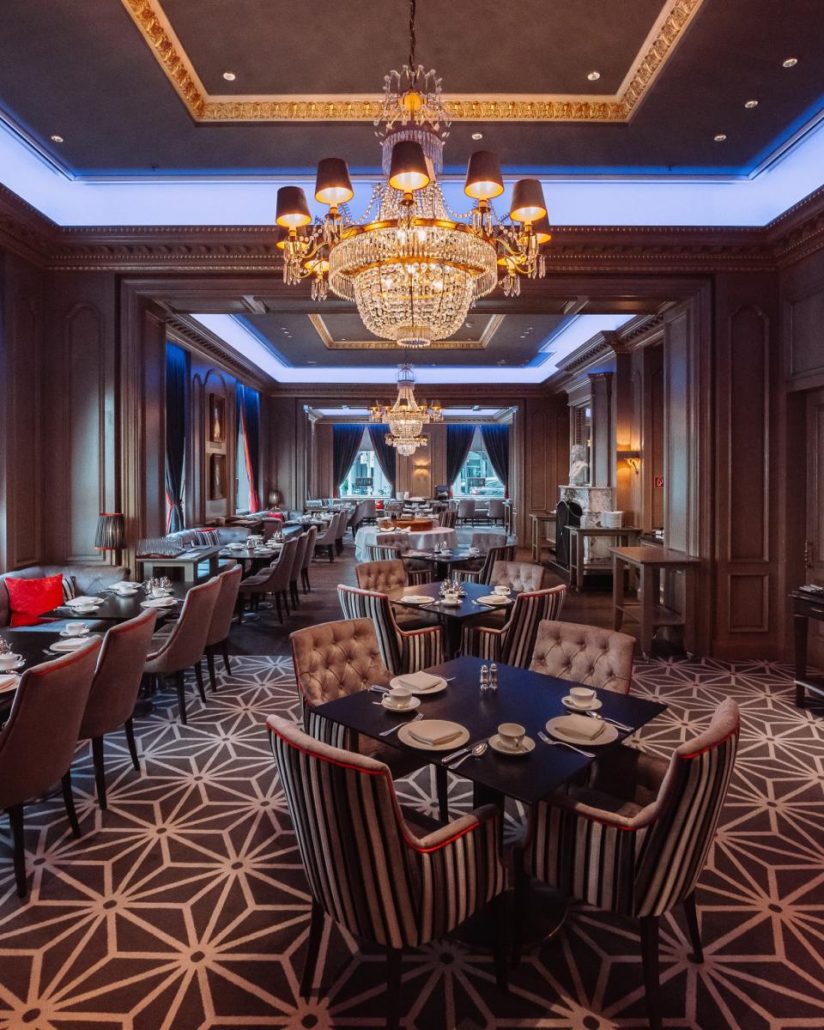 Gesamtansicht des Essbereiches im Restaurant Charlotte und Fritz in Berlin