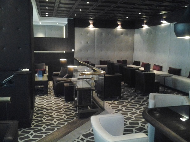 Gesamtansicht des Essbereiches in der Steinberger Bar in Berlin