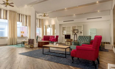 Gesamtansicht des Raumes im Hotel Upstalbom in Borkum